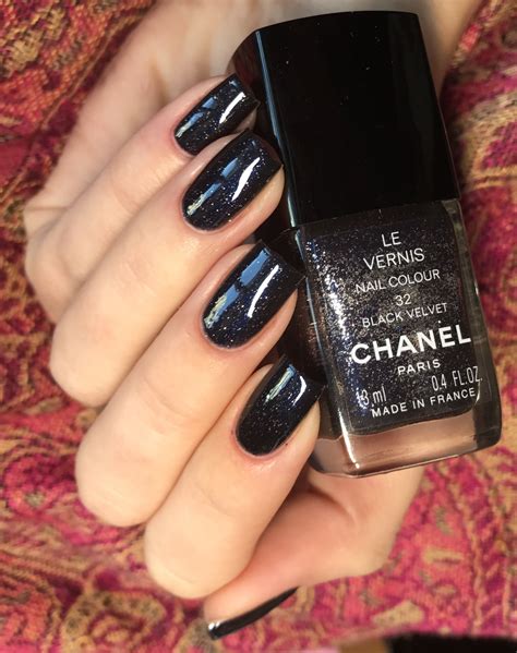 vernis à ongles noir chanel|Chanel le vernis nails.